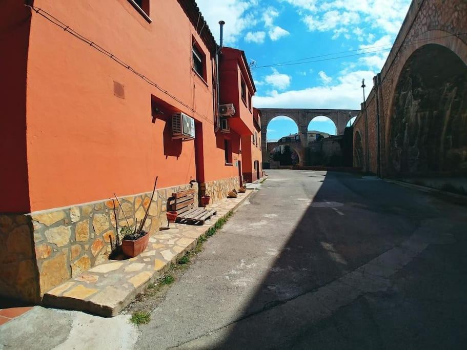 테루엘 La Buhardilla. Aparcamiento Exterior Privado 아파트 외부 사진