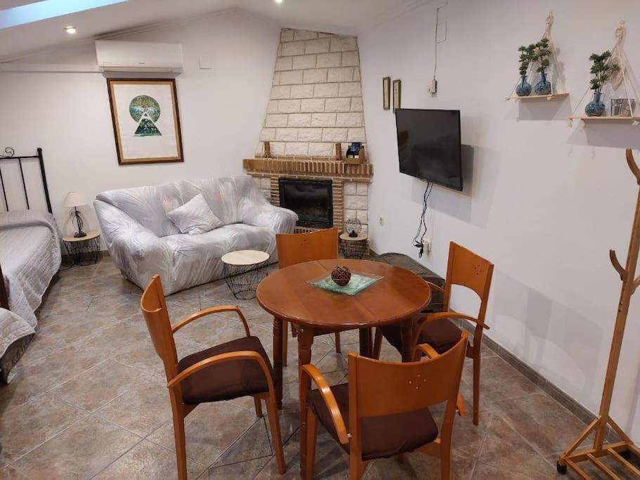 테루엘 La Buhardilla. Aparcamiento Exterior Privado 아파트 외부 사진