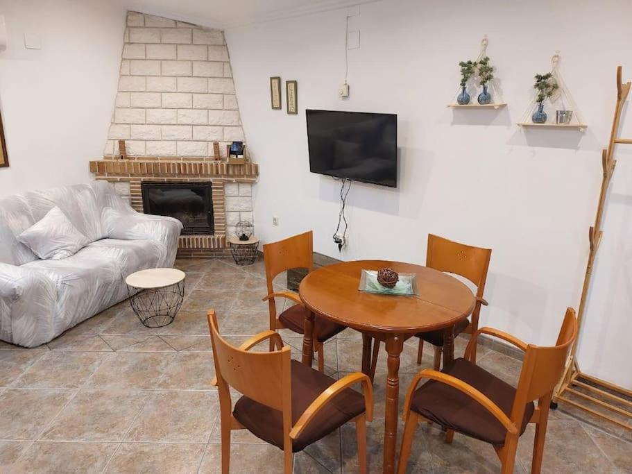 테루엘 La Buhardilla. Aparcamiento Exterior Privado 아파트 외부 사진